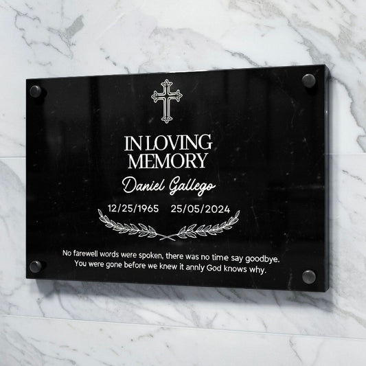 Individuelle schwarze Acryltafel „In liebevoller Erinnerung“ mit Namen, Daten und Gedicht